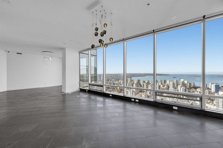 4401 1128 W Georgia Street Vancouver, BC - 2