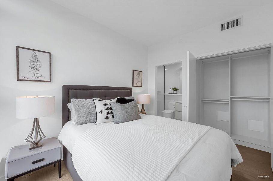 402 8415 Granville Street Vancouver, BC - 12