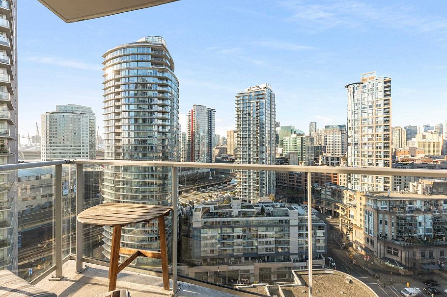 2203 58 Keefer Place Vancouver, BC - 5