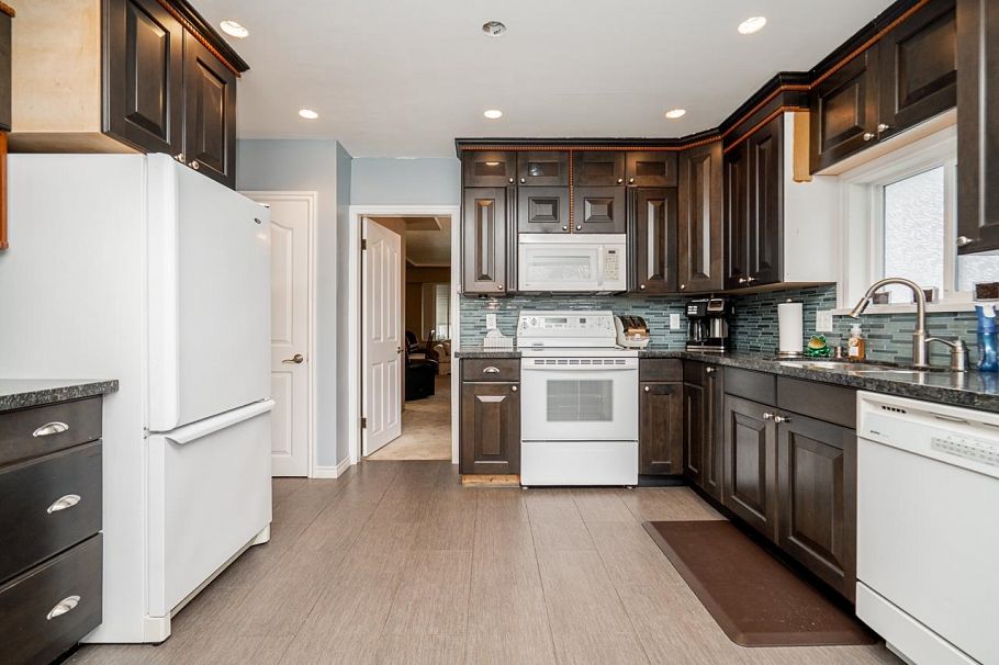 2655 E 53 Avenue Vancouver, BC - 10