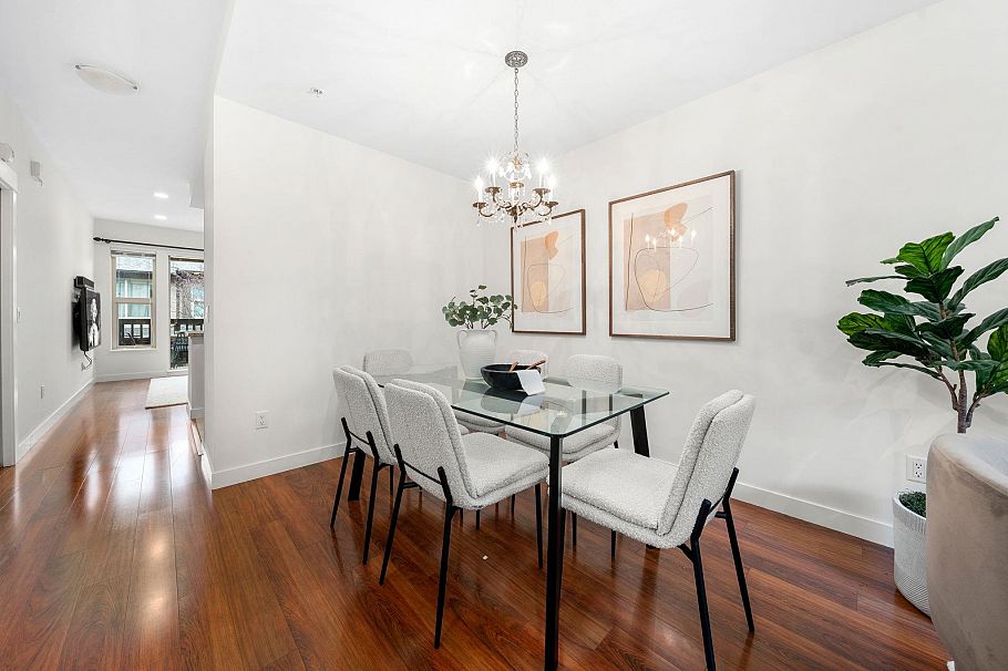 4 307 E 15th Street North Vancouver, BC - 6