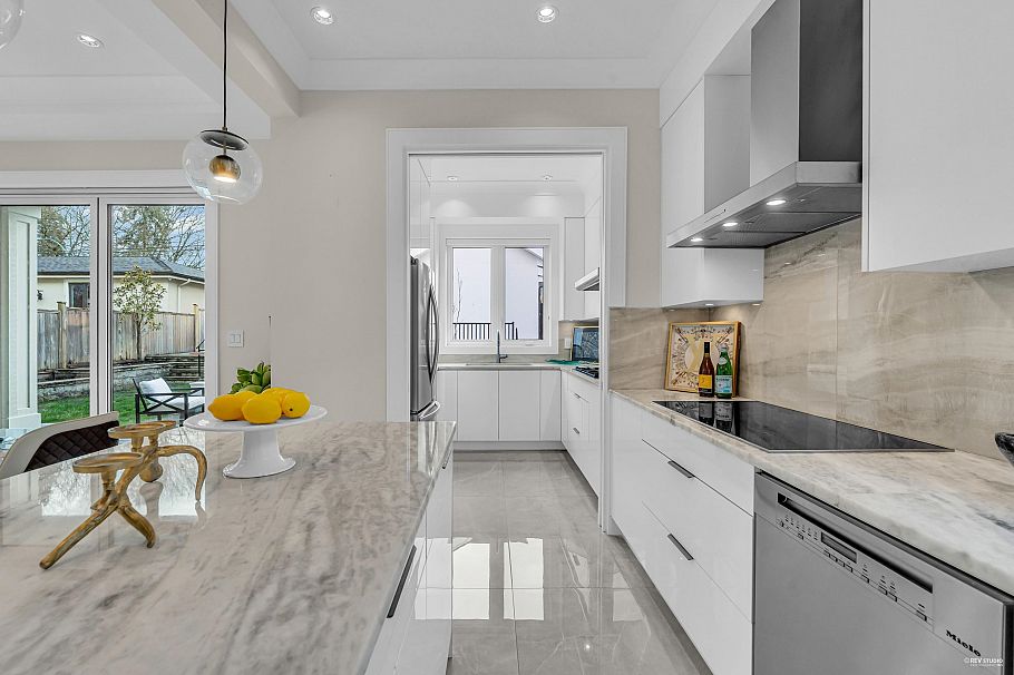 4112 W 11th Avenue Vancouver, BC - 12