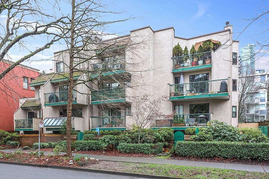 307 1169 Nelson Street Vancouver, BC - 1