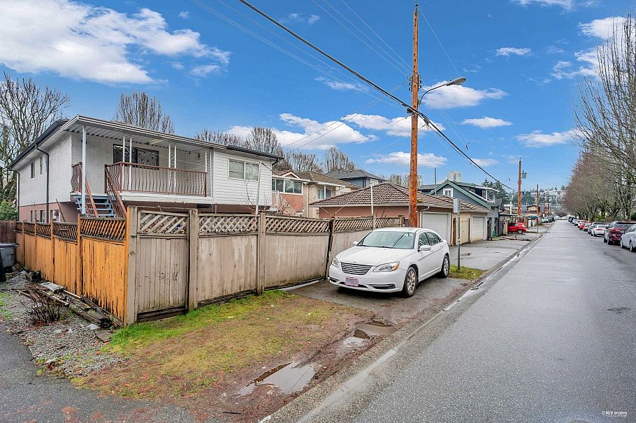 3334 Archimedes Street Vancouver, BC - 31