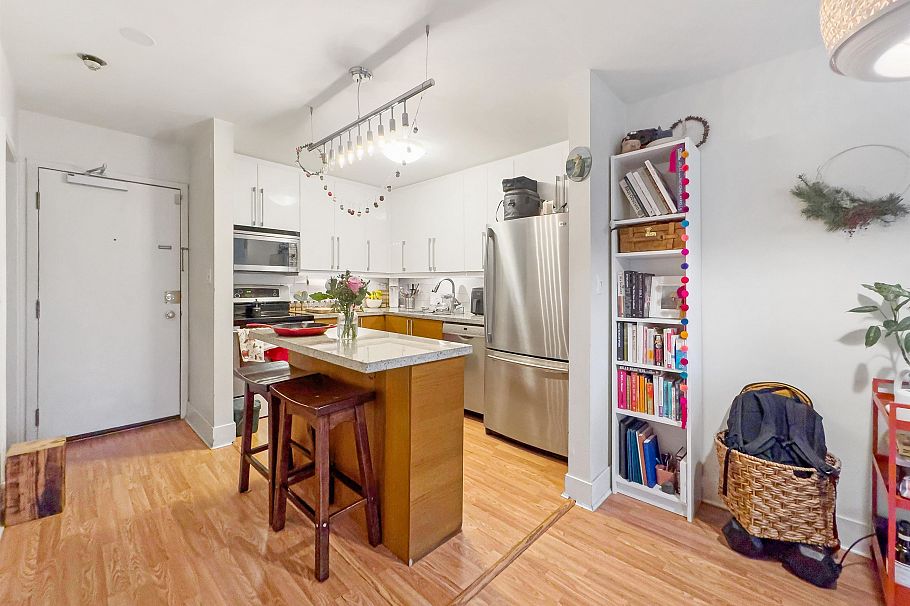 205 111 W 10th Avenue Vancouver, BC - 9