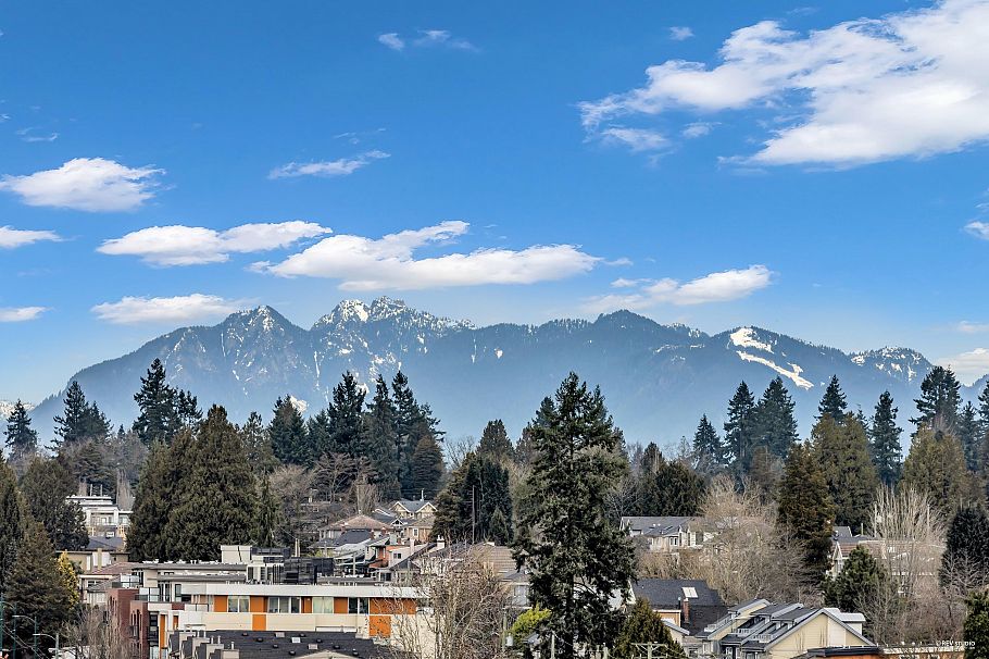 402 8415 Granville Street Vancouver, BC - 2