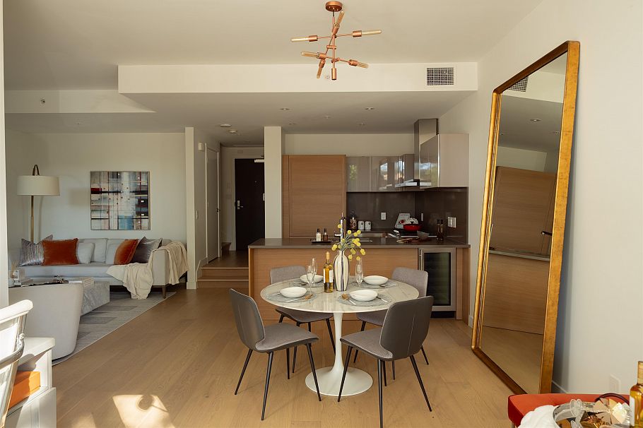 1577 W 57th Avenue Vancouver, BC - 10