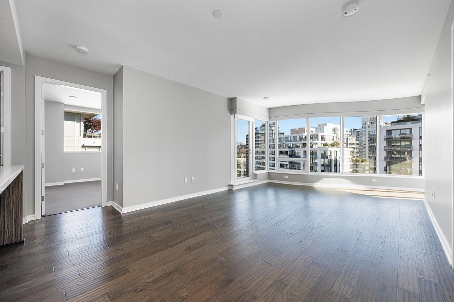 1004 1661 Ontario Street Vancouver, BC - 2