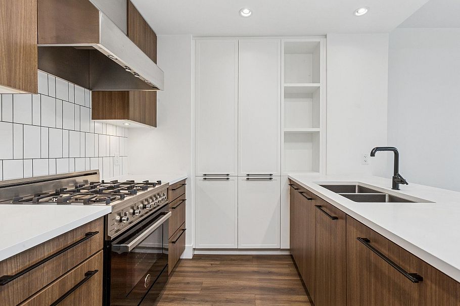 405 6933 Cambie Street Vancouver, BC - 14