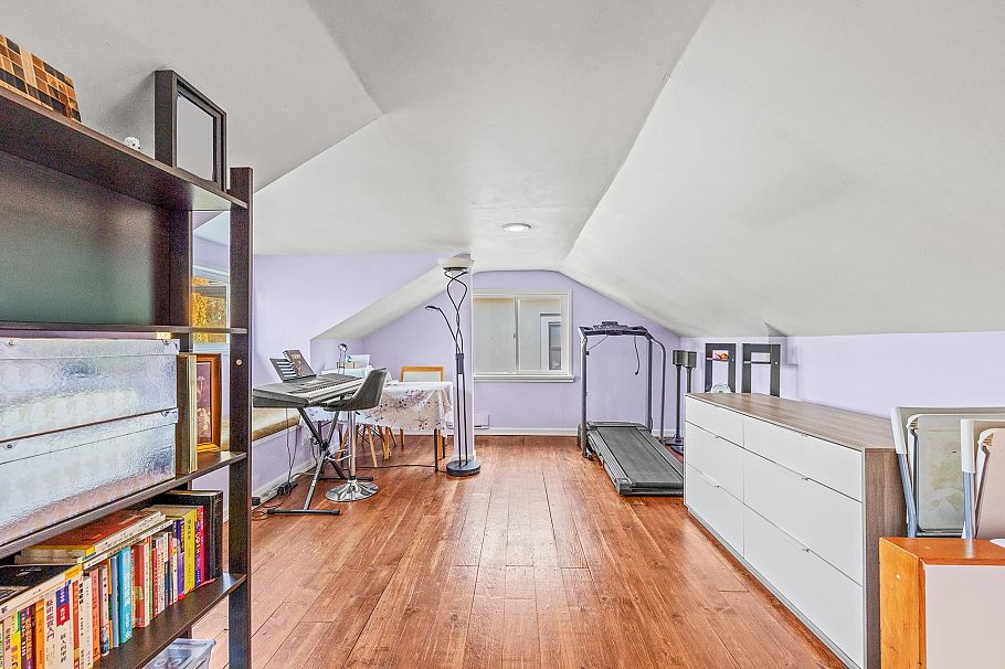 3576 W 17th Avenue Vancouver, BC - 16