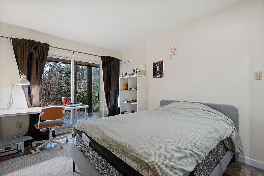 5625 Eagle Court North Vancouver, BC - 24