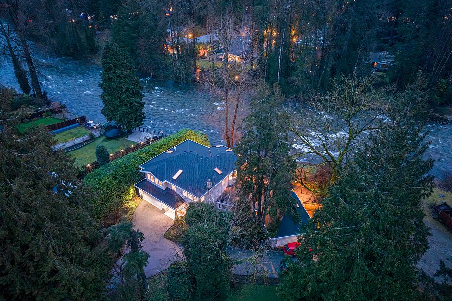 682 Seymour Boulevard North Vancouver, BC - 1