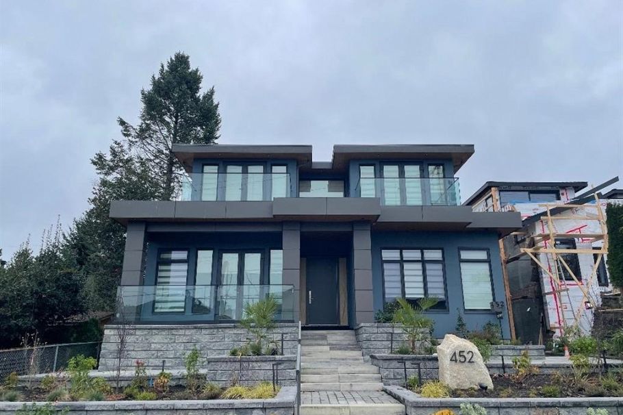 452 16 STREET EAST, North Vancouver BC V7R 2T5 North Vancouver, BC - 1