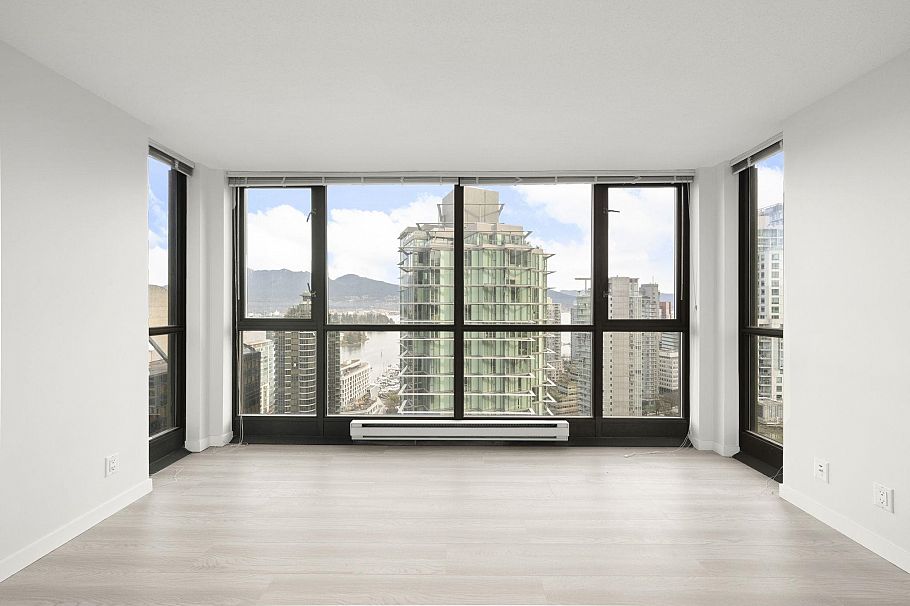 2502 1331 Alberni Street Vancouver, BC - 4