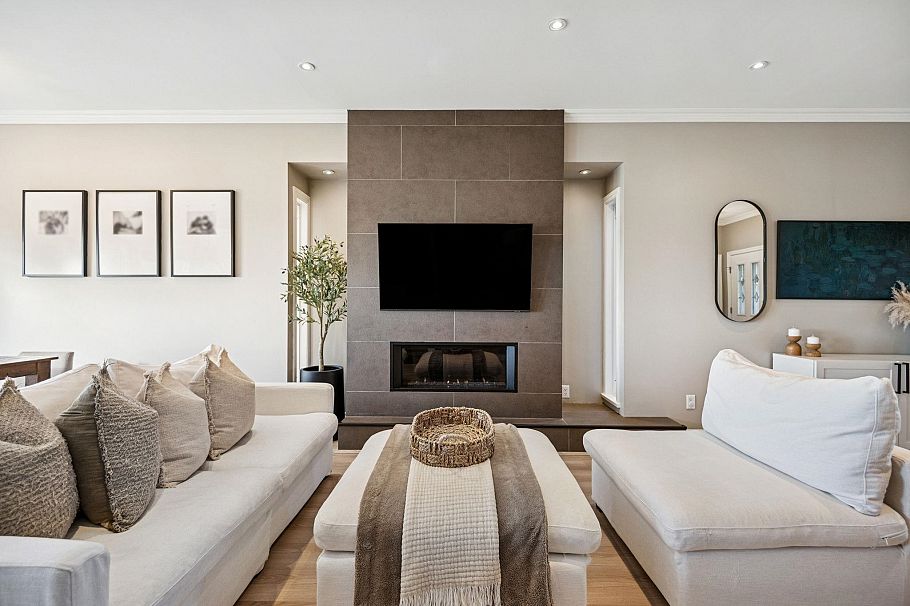 333 E Keith Road North Vancouver, BC - 6