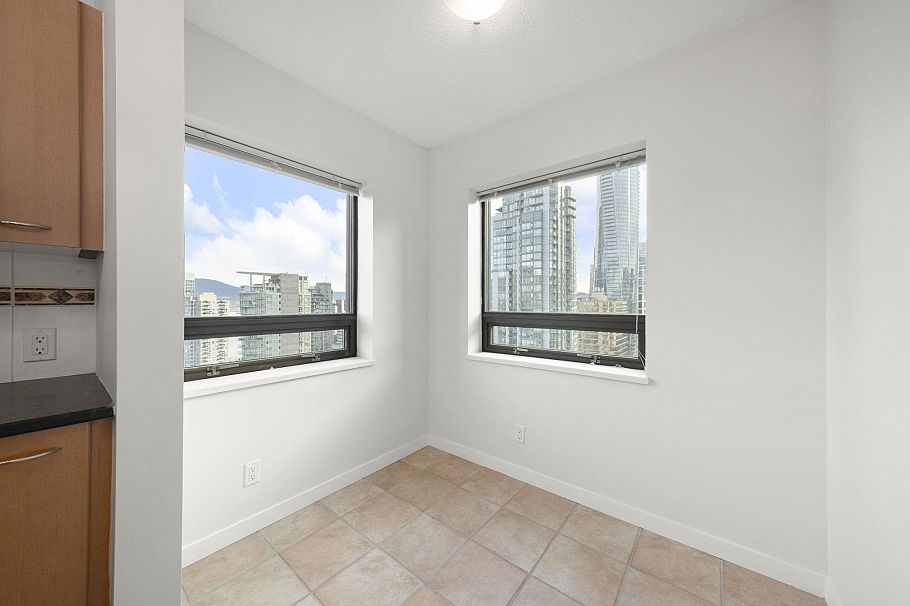 2502 1331 Alberni Street Vancouver, BC - 13