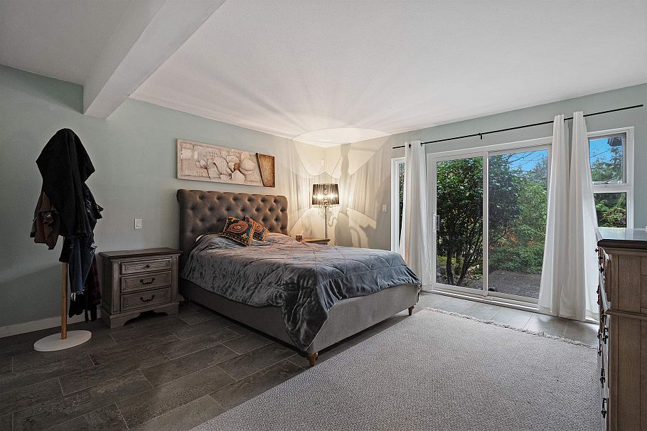 5625 Eagle Court North Vancouver, BC - 19