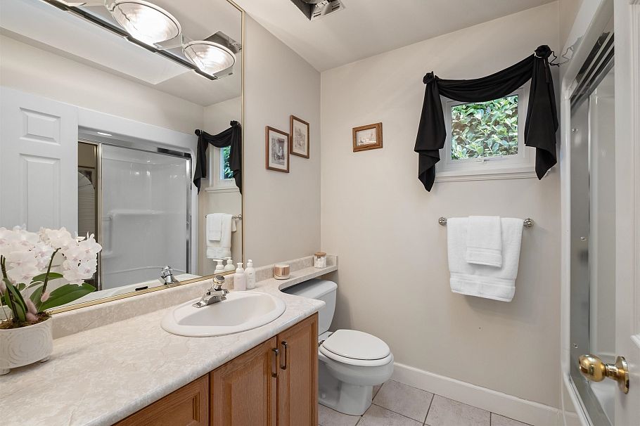 682 Seymour Boulevard North Vancouver, BC - 24