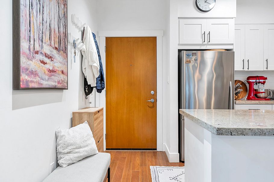 310 1111 E 27th Street North Vancouver, BC - 5