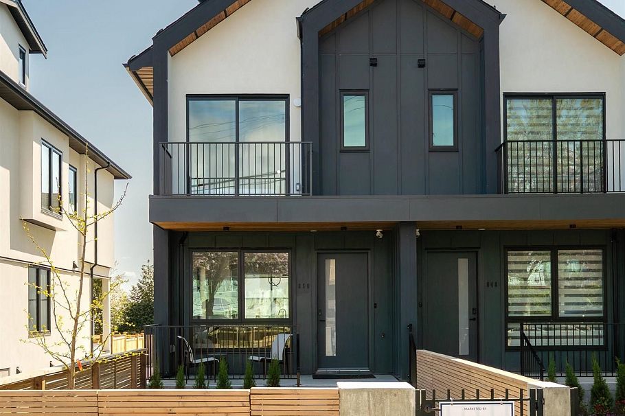 836 W 64th Avenue Vancouver, BC - 36