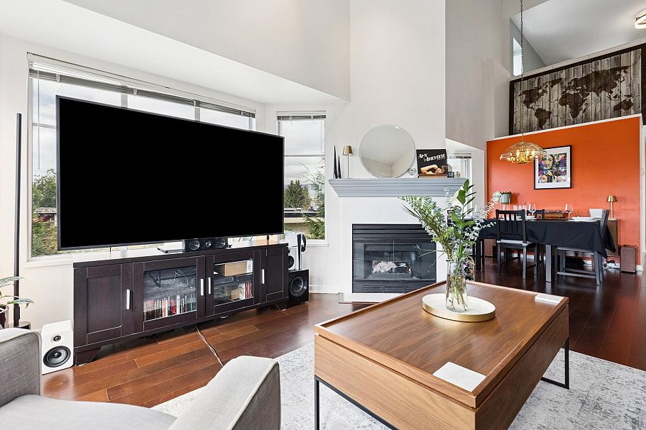 303 131 W 20th Street North Vancouver, BC - 5