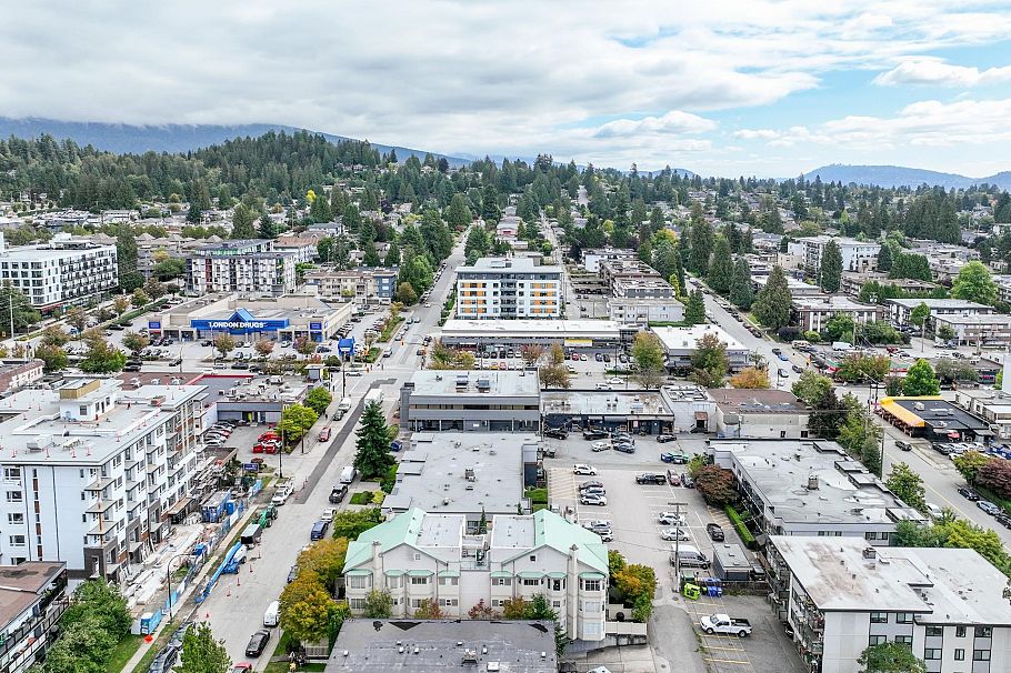 303 131 W 20th Street North Vancouver, BC - 37