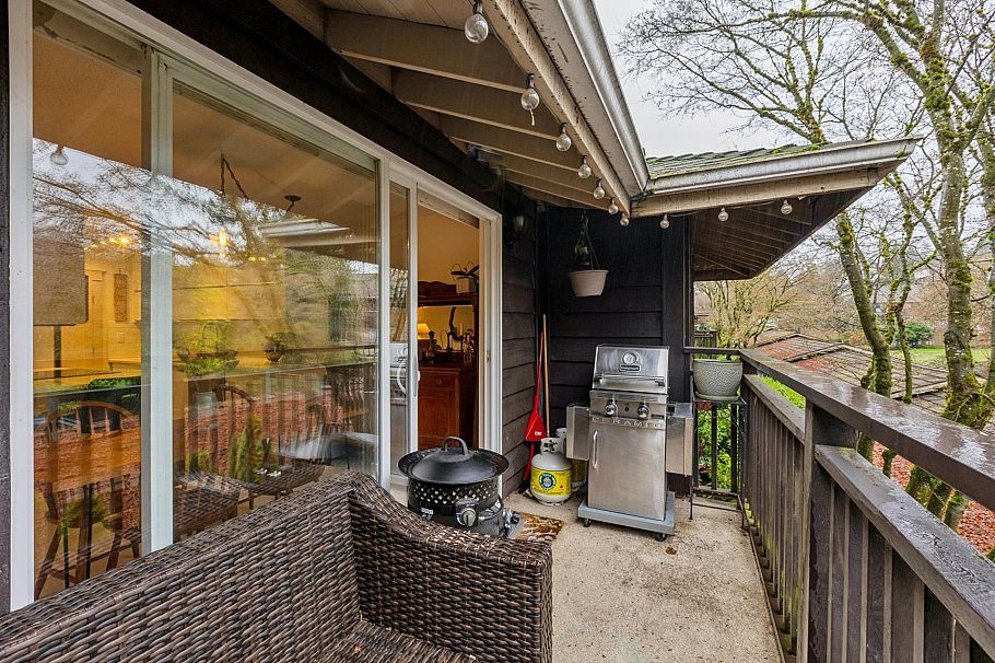 402 555 W 28th Street North Vancouver, BC - 25