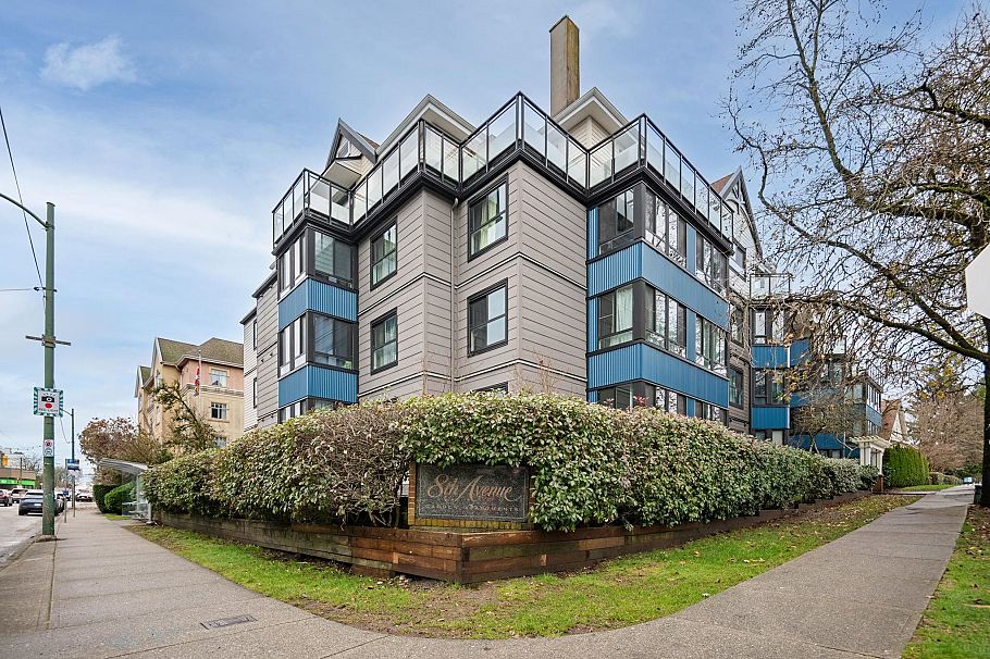 PH7 2405 Kamloops Street Vancouver, BC - 2