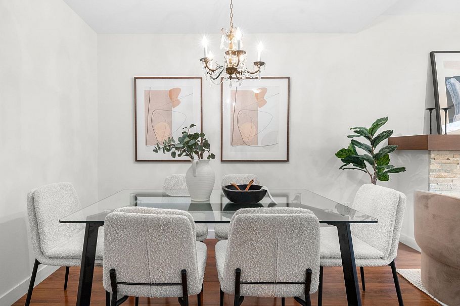 4 307 E 15th Street North Vancouver, BC - 5