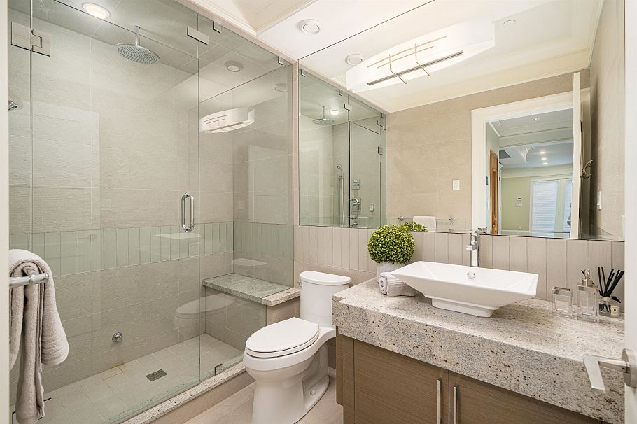 1461 W 47th Avenue Vancouver, BC - 35