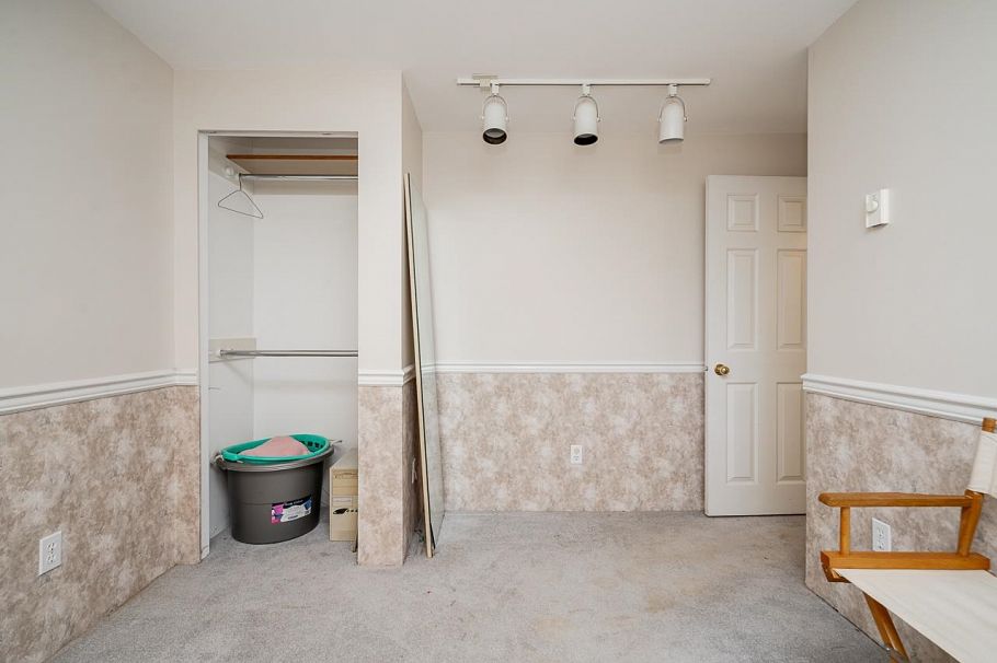 2655 E 53 Avenue Vancouver, BC - 26