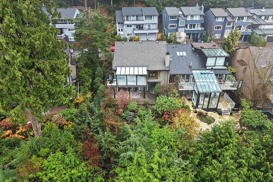 5625 Eagle Court North Vancouver, BC - 33