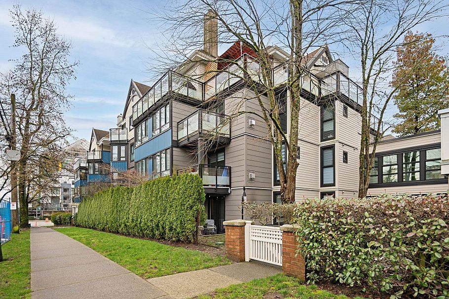 PH7 2405 Kamloops Street Vancouver, BC - 25