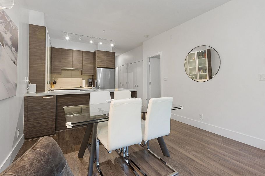 406 3606 Aldrecrest Drive North Vancouver, BC - 11