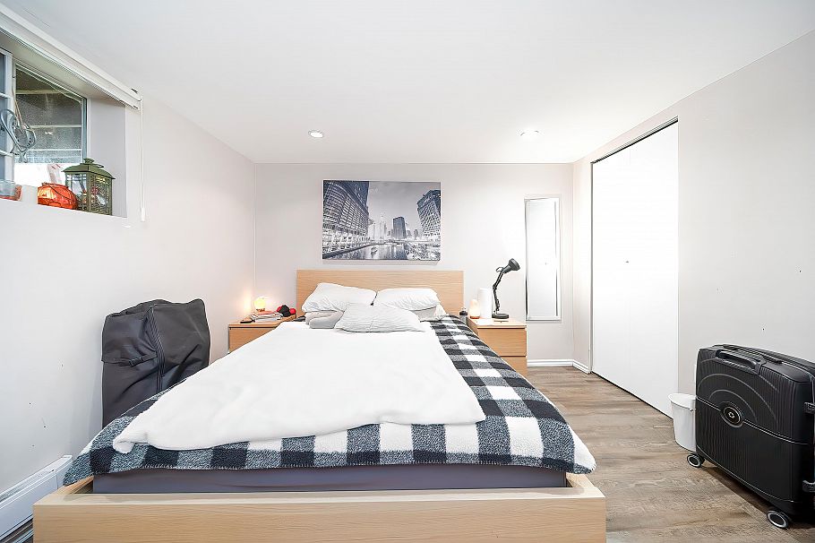 2779 W 13th Avenue Vancouver, BC - 35