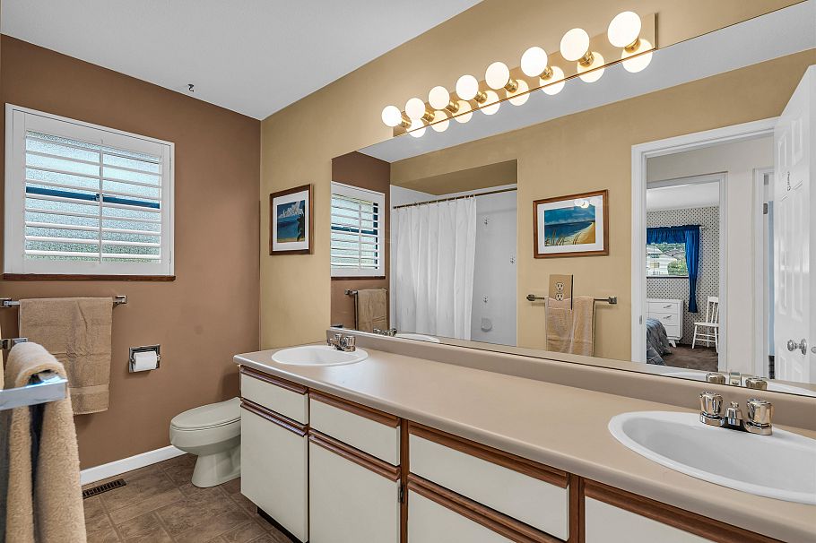 2310 Magnussen Place North Vancouver, BC - 4