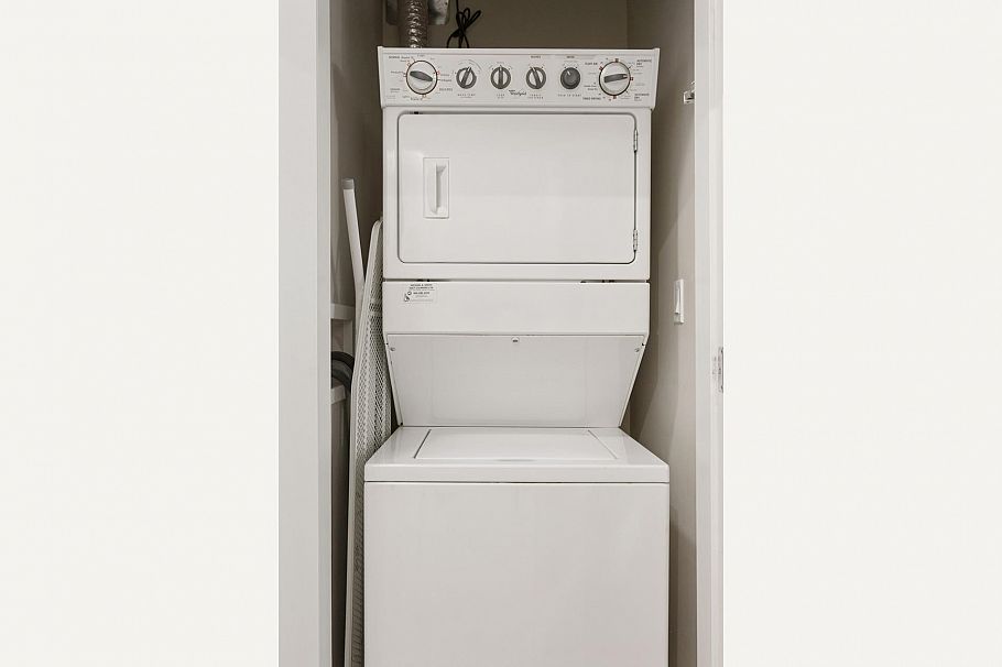 406 3606 Aldrecrest Drive North Vancouver, BC - 27