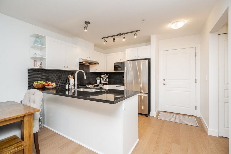 326 738 E 29th Avenue Vancouver, BC - 6