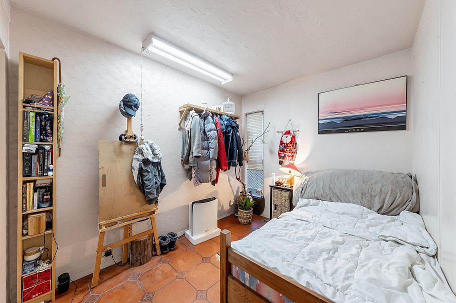 1670 Ayleslynn Drive North Vancouver, BC - 19