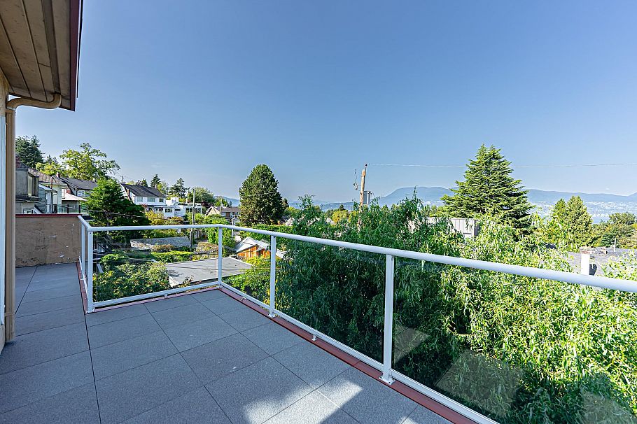 4327 Locarno Crescent Vancouver, BC - 26