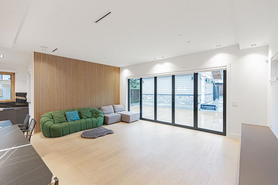 2051 W King Edward Avenue Vancouver, BC - 26