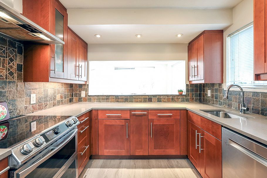 10 838 Tobruck Avenue North Vancouver, BC - 5