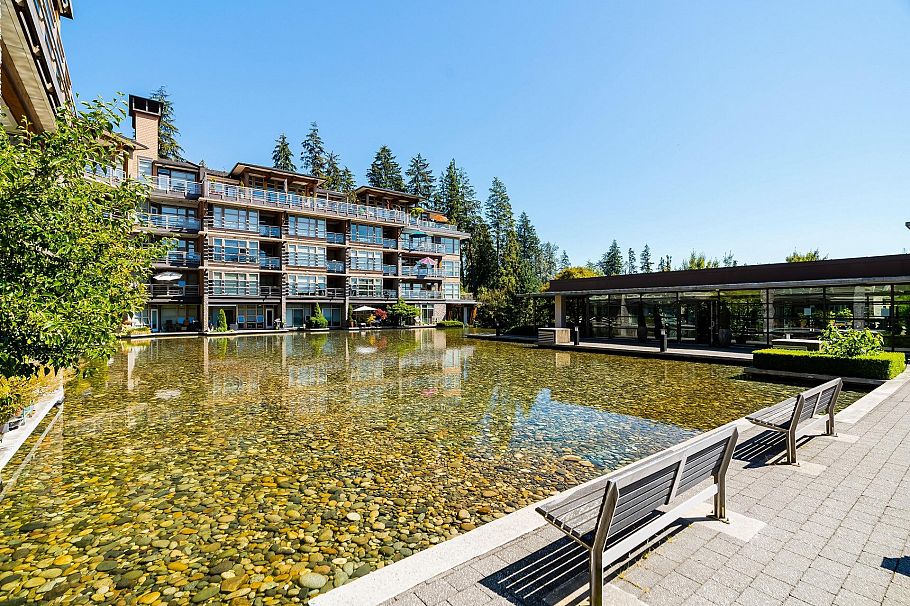 406 3606 Aldrecrest Drive North Vancouver, BC - 32