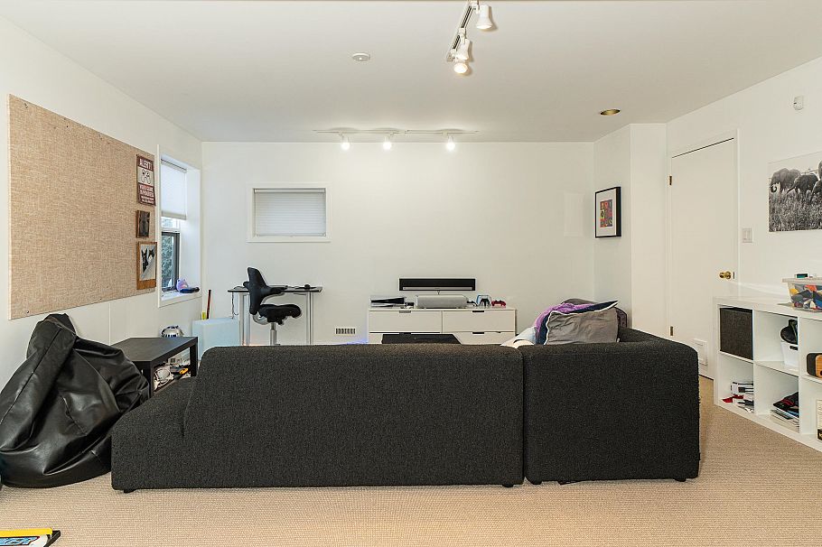 3762 W 13th Avenue Vancouver, BC - 21