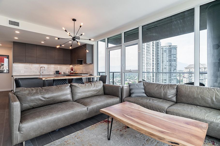 2707 4168 Lougheed Highway Burnaby, BC - 2