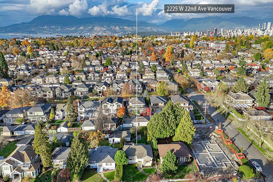 2225 W 22nd Avenue Vancouver, BC - 2