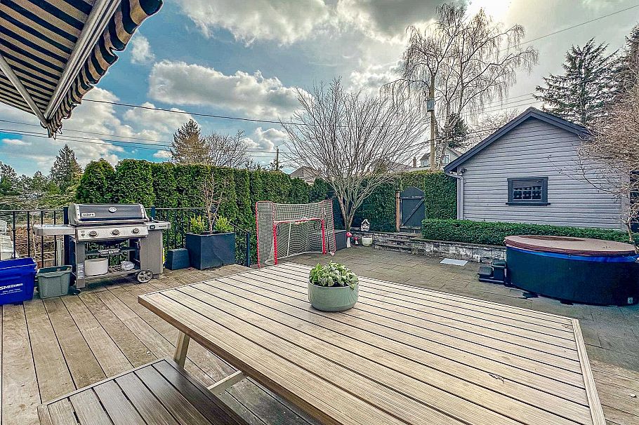 3762 W 13th Avenue Vancouver, BC - 26
