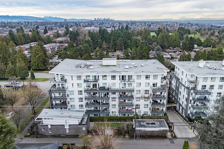 501 6633 Cambie Street Vancouver, BC - 2