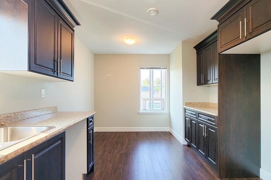 3096 E 26th Avenue Vancouver, BC - 12