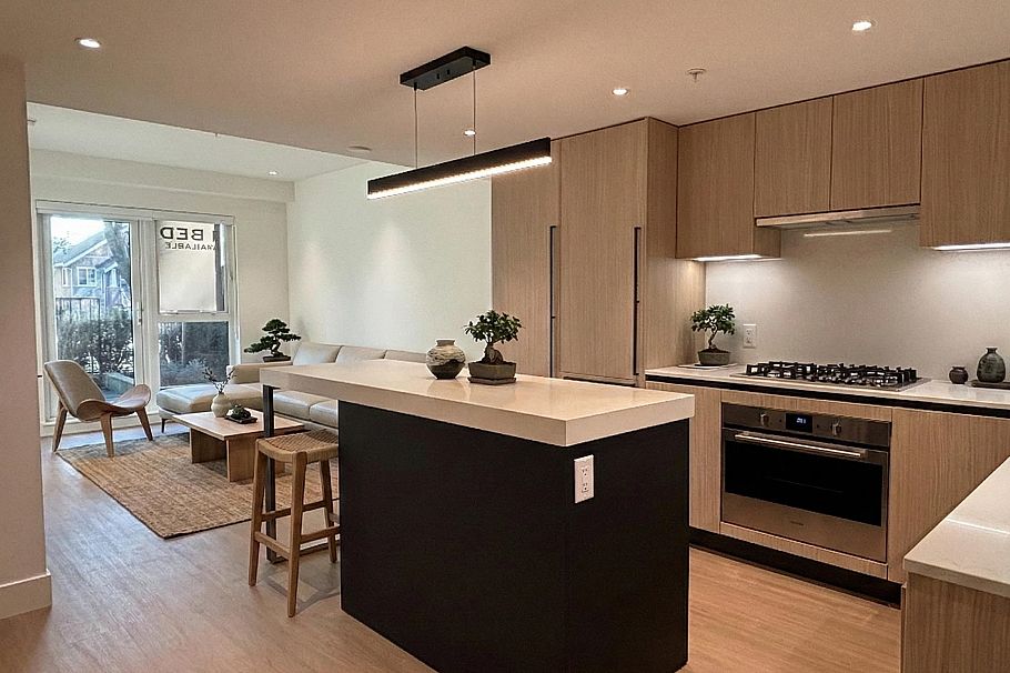 113 2235 E Broadway Vancouver, BC - 1